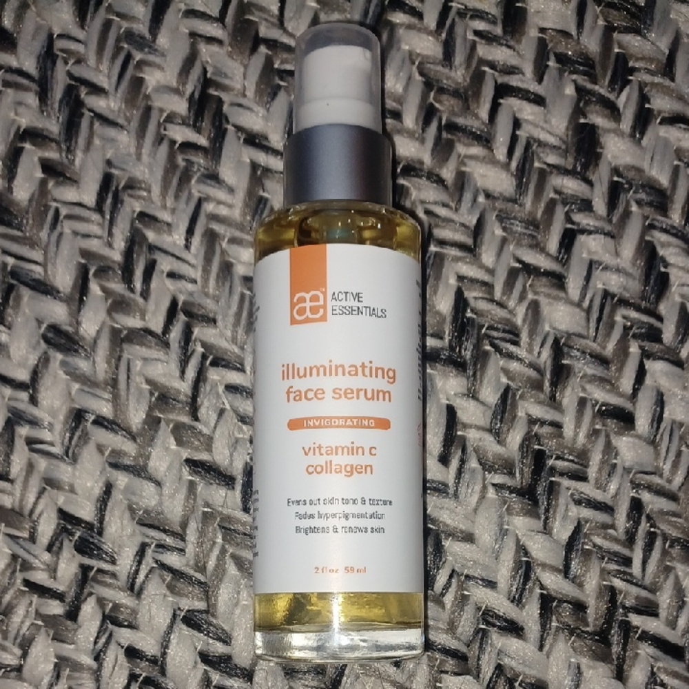 Active Essentials Illuminating Face Serum With Vitamin C And Collagen